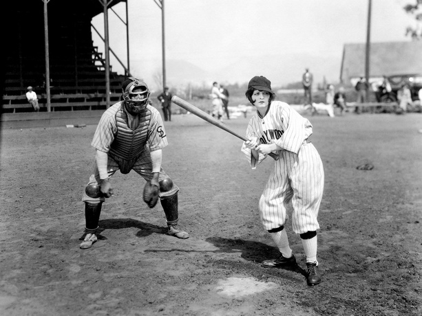 Clara_Bow_Baseball