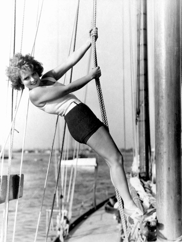 Clara_Bow_Sailing