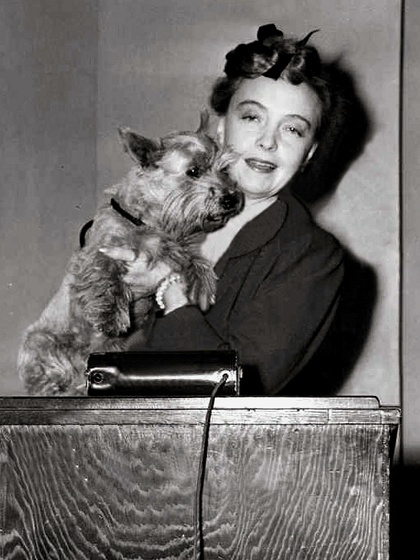 Lillian_Gish_Dog-11