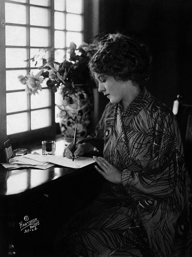 Mary_Pickford_Kimono-2
