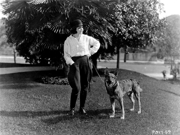 Pola_Negri_Dog-7