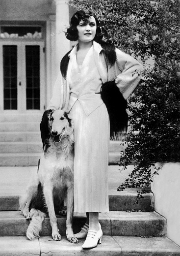 Pola_Negri_Dog