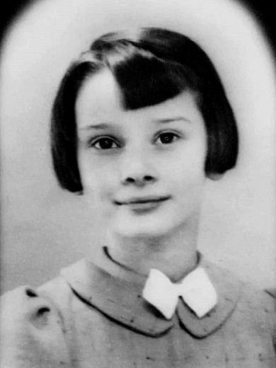 Audrey_Hepburn_1938